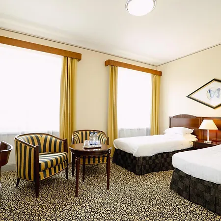 Elegantne Tuba Kahele Twin Grand Hotelliga Samas Hoones!