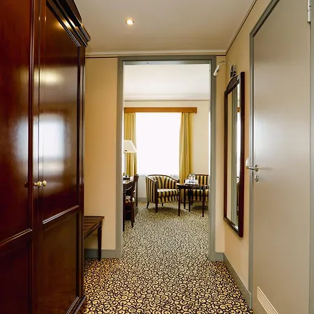 Elegantne Tuba Kahele Twin Grand Hotelliga Samas Hoones! Lägenhet Viljandi (Viljandimaa)