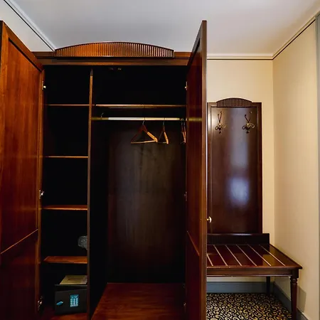 Elegantne Tuba Kahele Twin Grand Hotelliga Samas Hoones!