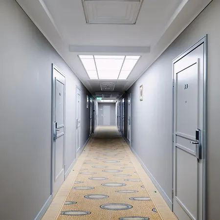 Elegantne Tuba Kahele Twin Grand Hotelliga Samas Hoones! *
